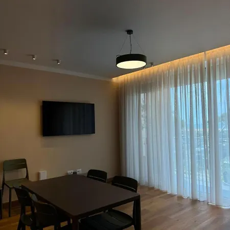 Rrode Tale Apartment *