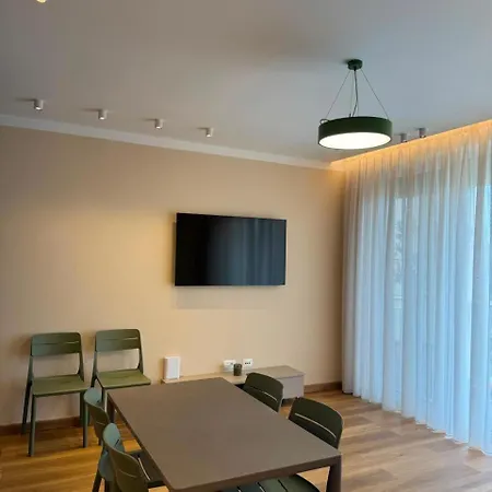 Apartment Rrode Tale *